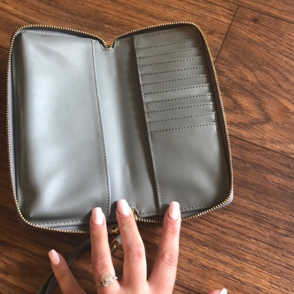 NWOT Joy & Iman Gray Wallet - Picture 6 of 6